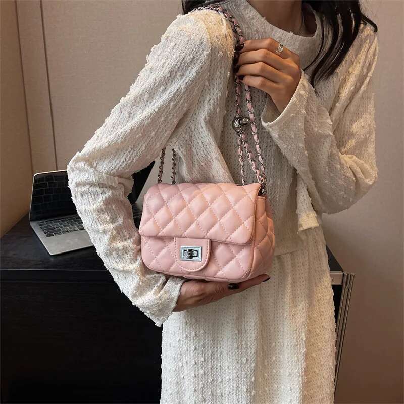 French-Inspired Quilted Women's Crossbody Shoulder Bag Niche Casual-Chic Chain Strap Versatile Purse