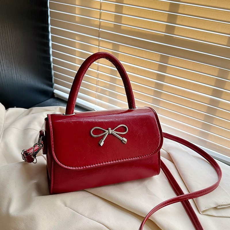 Free Delivery Designer Bag 2025 New Butterfly Bow Niche High End Western Style Simple High Aesthetic Single Shoulder Crossbody Temperament Small Squar