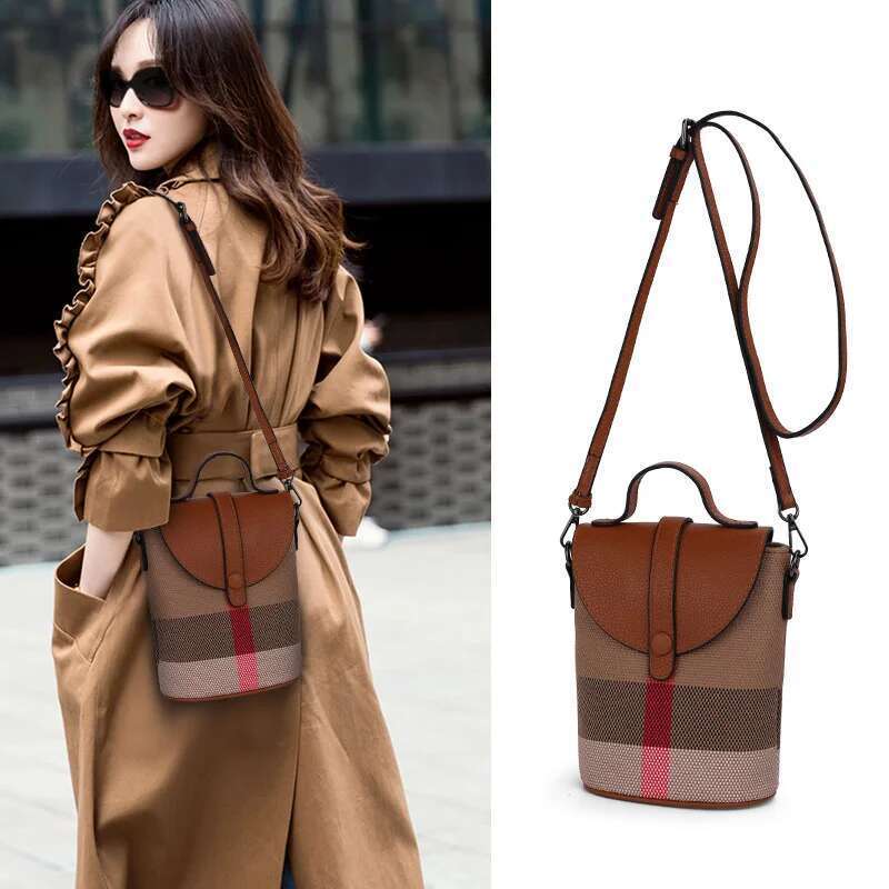 Aidrani Fashionable Women's Mini Plaid Single Shoulder Crossbody Bag, Canvas Patchwork Cowhide Portable Small Bag