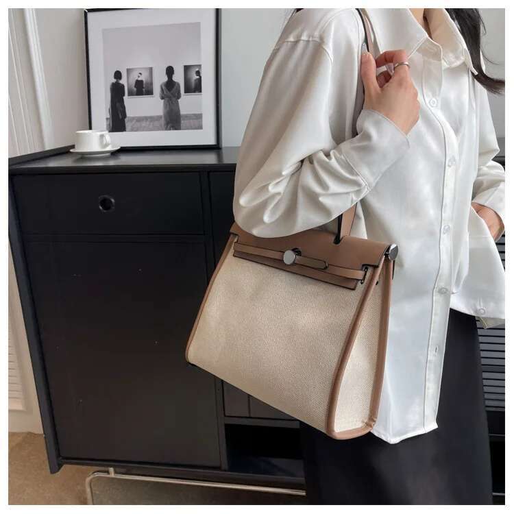 Fashion casual dia plaid shoulder commuter Internet celebrity chain cross-body bag advanced sense 2025 summer new style