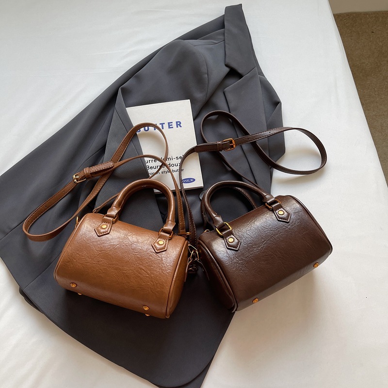 New bag luxury women's handbag 2025 new solid color shoulder designer slanted body trend niche design armpit women's bag