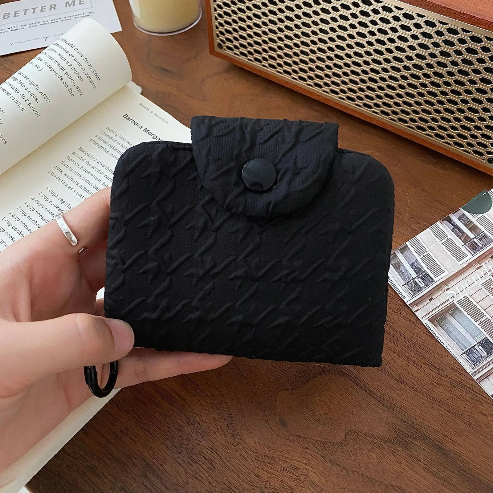 1pcs lady wallet wrinkled Coin Purse Large Capacity Short Wallet Chic Snap Card Holder Portable Mini Storage Bags Key case 250515