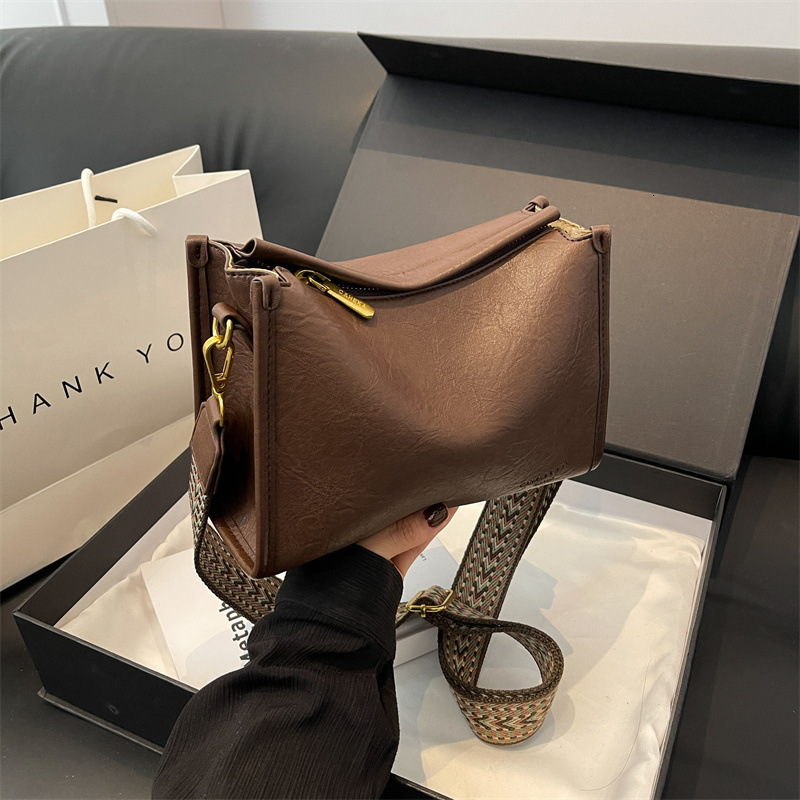 2025S designer French three-dimensional small women versatile new fashion commuting broadband shoulder crossbody pillow bag