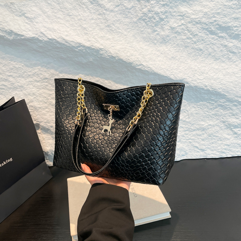 Women's Shoulder Armpit Tote Bag Casual New Free Delivery Designer Bag And Beautiful 2025 Spring New Fashion Korean Version Luxury Bag Simple Han