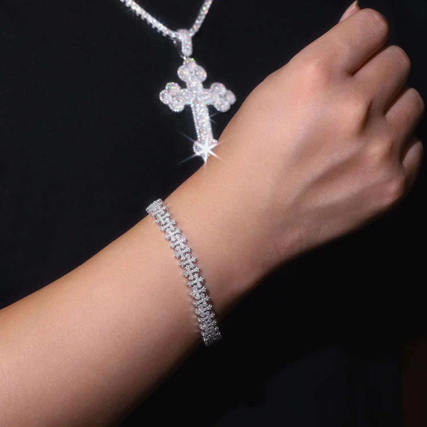 New Styles Hip Hop 925 Sterling Silver Bracelet Iced Out Tennis Chain Bracelet VVS Moissanite Jewelry Diamond Cross Bracelet