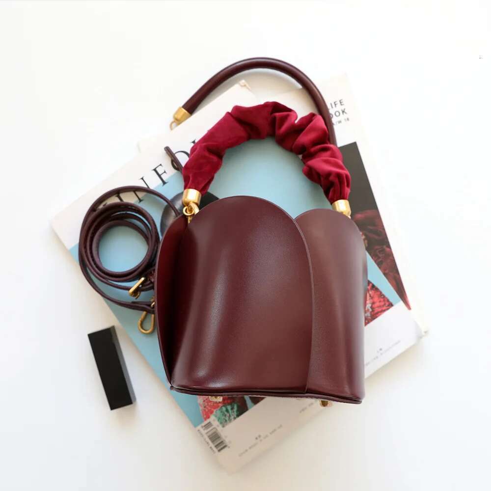 UBELLIN 2023 Mini Bucket Bag Women Solid Genuine Leather Ladies Crossbody Bags Flower Shape Tote Handbags Purses