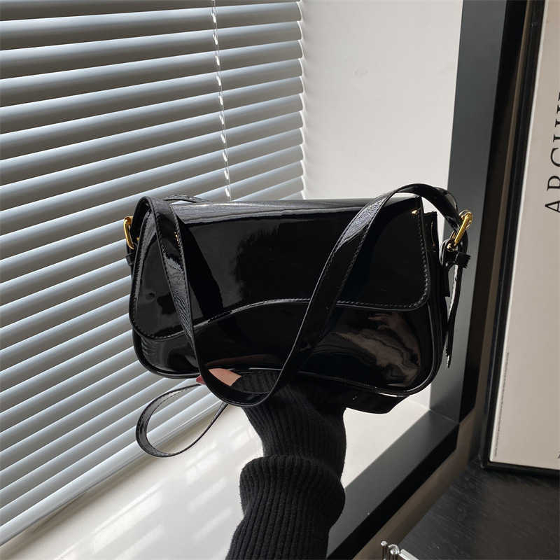 Women Shoulder Bag Fashionable PU Leather Crossbody Bag Casual Trendy Versatile High-quality Commuting Bag