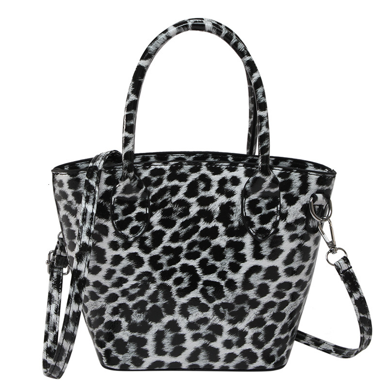 Crossbody Women's Leopard Luxury Bag Print Single Shoulder 2025 New Trendy Summer New Free Delivery Designer Bag Casual Fashionable Small Bag Jap