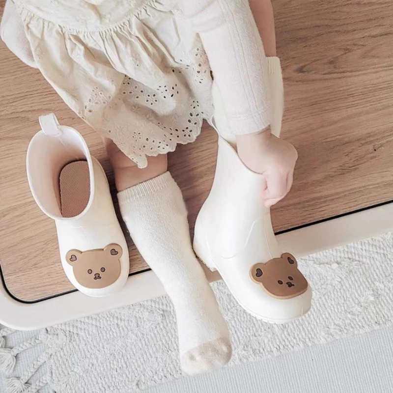 1 Pair Childrens Rain Shoes Lovely Little Bear/Rabbit Baby Anti slip Rainshoes 250515
