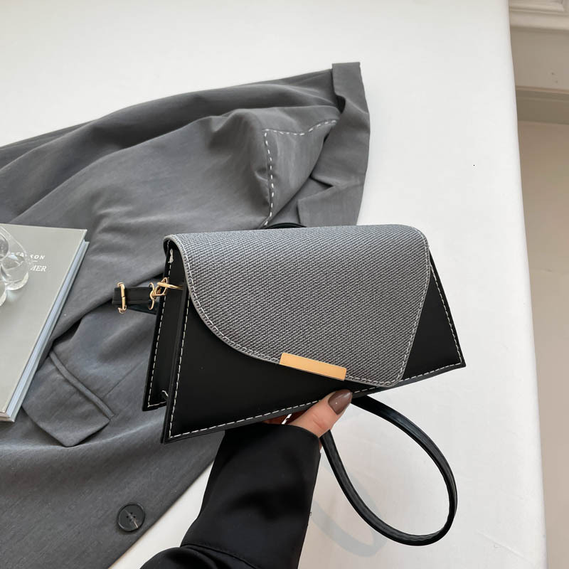New Splicing Versatile Shoulder Luxury Bag For Spring 2025 Handheld Square Casual Color Contrasting Bag Women's Small New Free Delivery Designer 