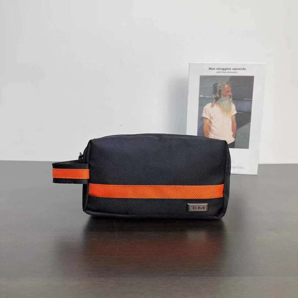 Large Capacity Nylon Toiletry for Men's Trips, Portable Toiletries Storage Bag, Business Travel Makeup Bag