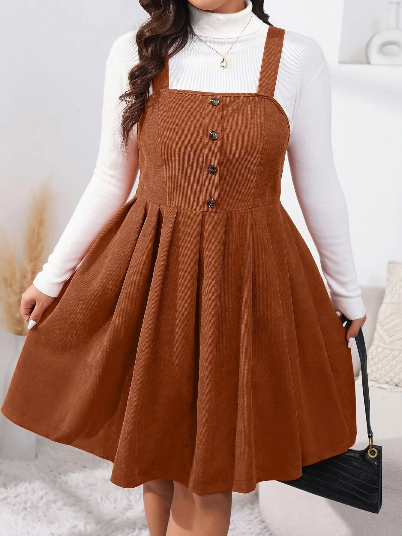 Plus size womens evening dress halter button pleated dress corduroy fabric can be paired with a base layer sweater elegant 250509