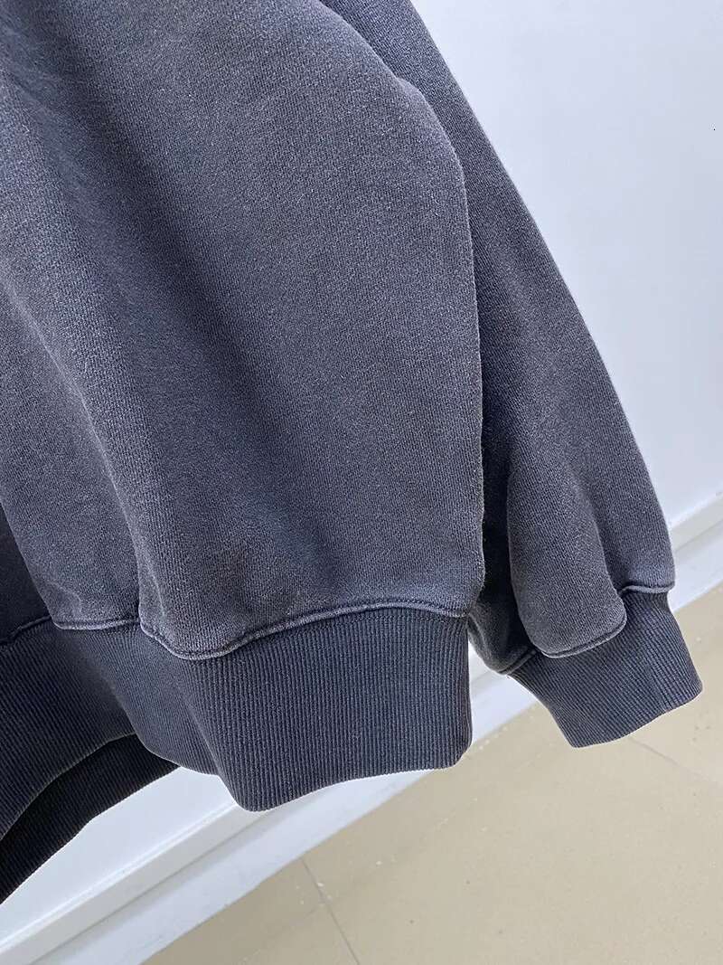 Autumn And Winter North American Niche Graffiti Letter Print Washed Water Stir Fried Color Made Old Women's Sweatshirt