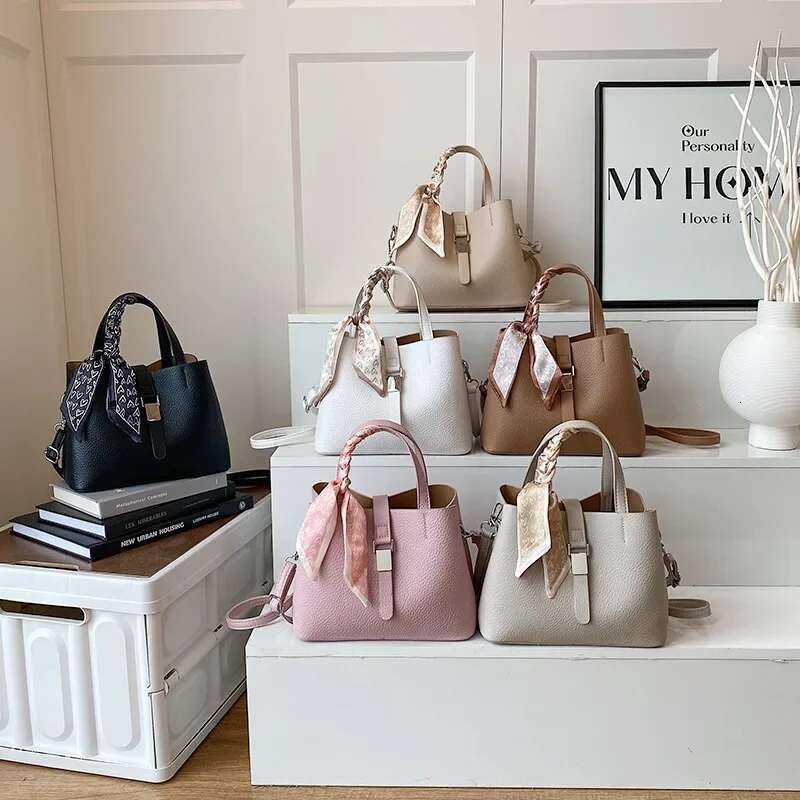 New In 2025 Women's Fashionable Bucket Bag - Niche Texture, Bow Design, Lychee Pattern, Shoulder Messenger Style, Portable