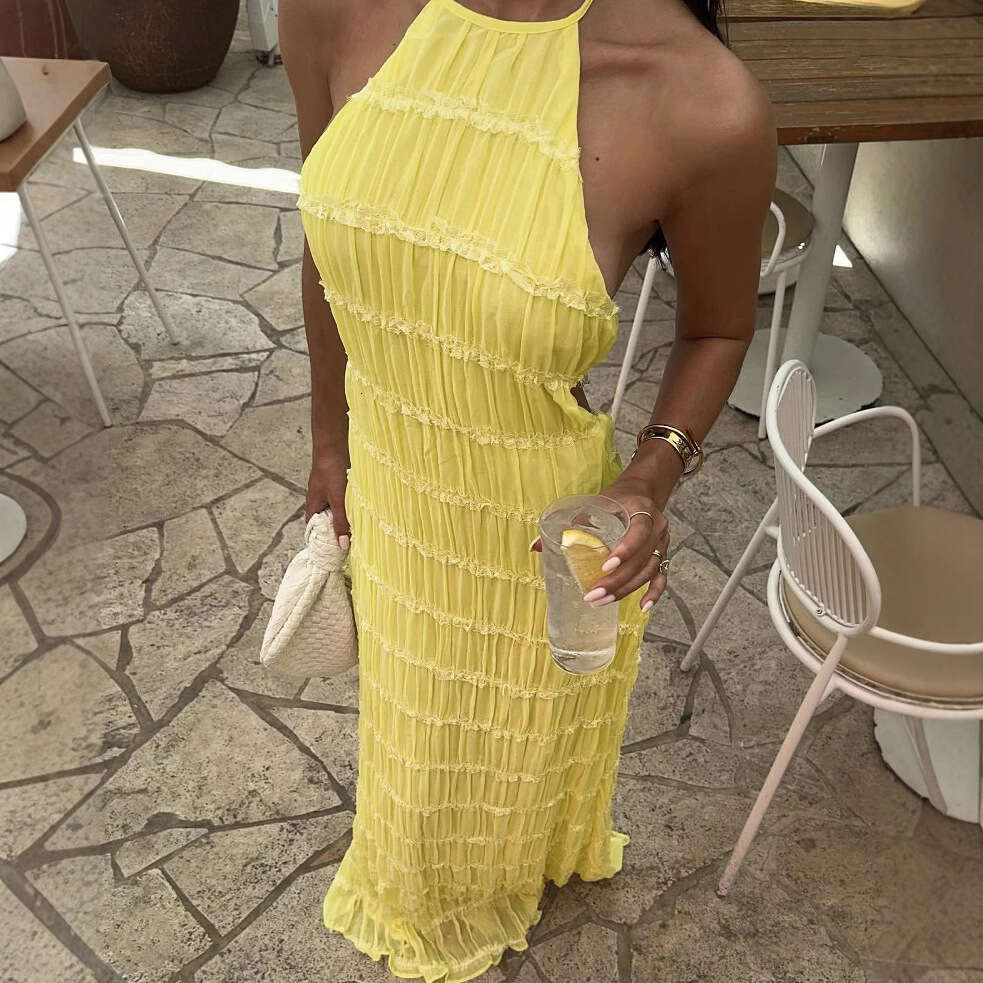 2025 Spring/Summer Women's Sexy and Fashionable Hanging Neck Strap, Folded Lace, Vacation Style, Long Dress