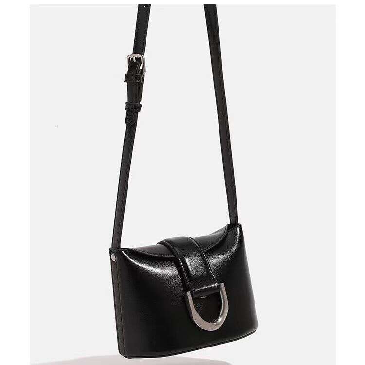 Autumn and winter French fries horseshoe 2025 mini niche bag high-end new Chinese versatile shoulder crossbody bag