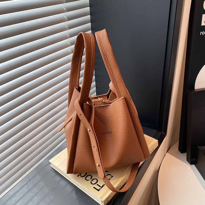 Office Worker Tote Book Daily Necessities Accessory Portable Large Capacity Simple New Free Delivery Designer Bag Korean Version Commuting Bag Luxury 