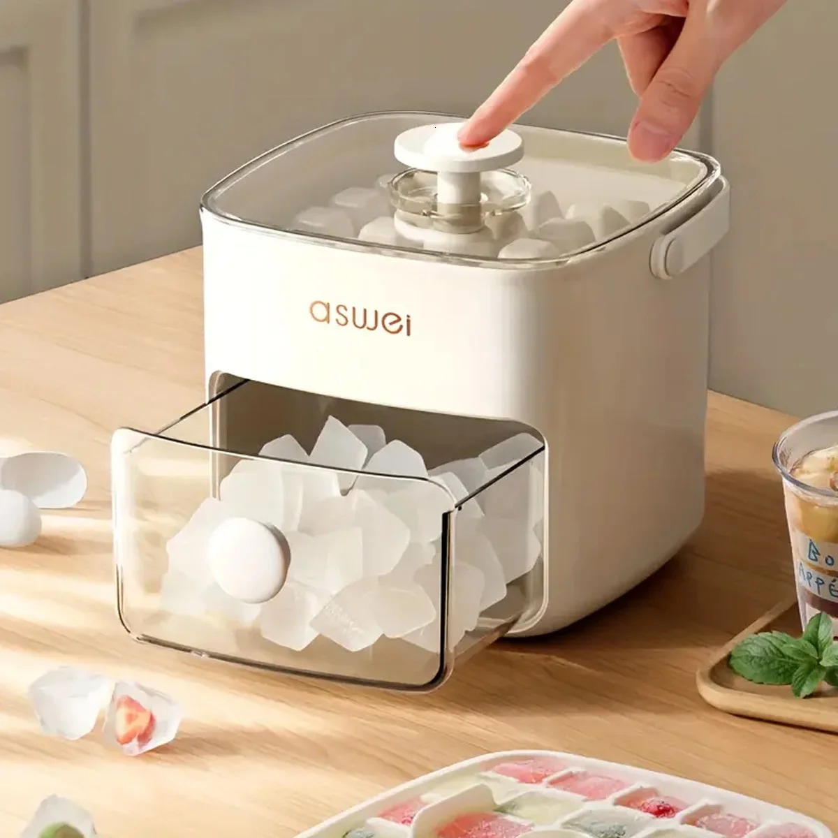 Large 48-grid Ice Cube Machine with Easy-to-slip Double-layer - Food-grade Plastic Storage Tray 250515