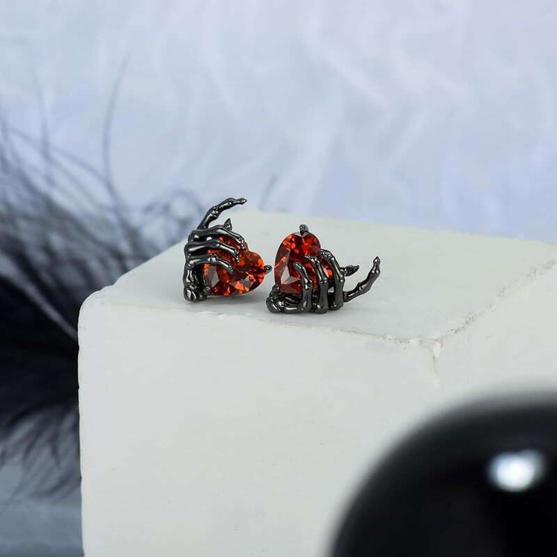 New product niche design, fashionable and simple dark series, ghostly hands, heart-shaped dia studded earrings for women