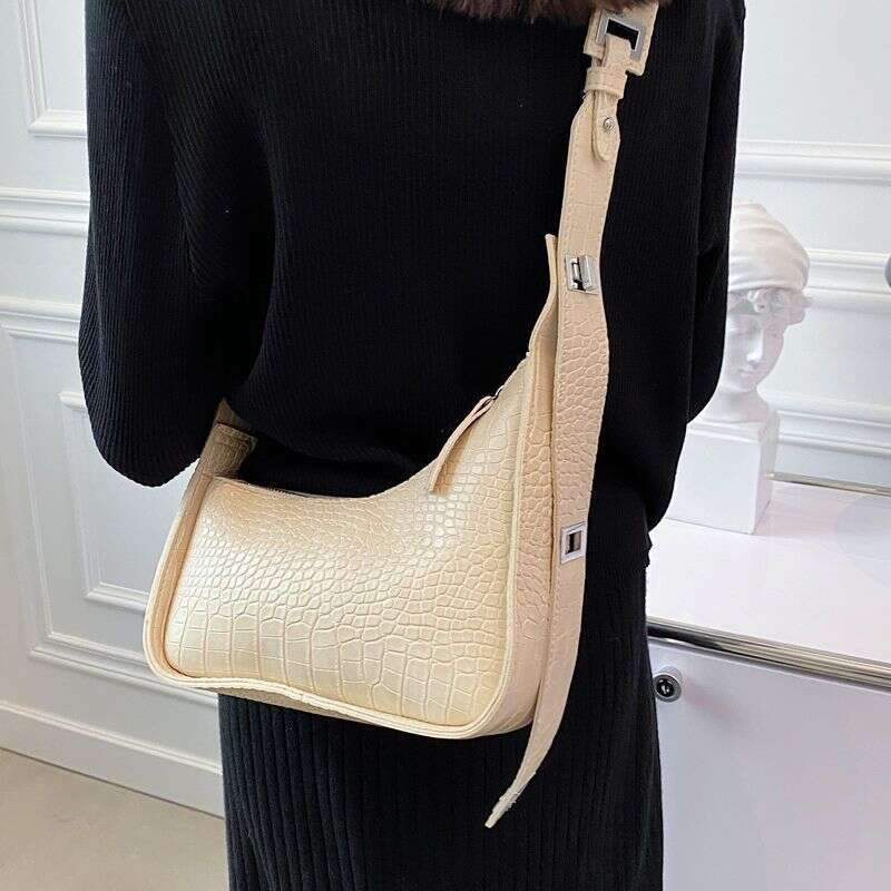 Autumn winter broadband small women's 2025 new trendy and versatile shoulder bag high-end feeling internet celebrity fashion