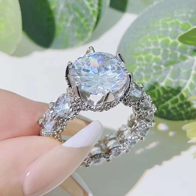Engagement 14K Gold Brilliant Cut Lab Grown Dia Ring for Women