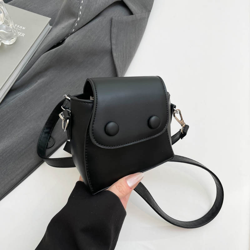 Small Niche Design Highend Mini Lipstick Bag Women's New Free Delivery Designer Bag 2025 New Trendy And Fashionable Commuting Single Shoulder Cro