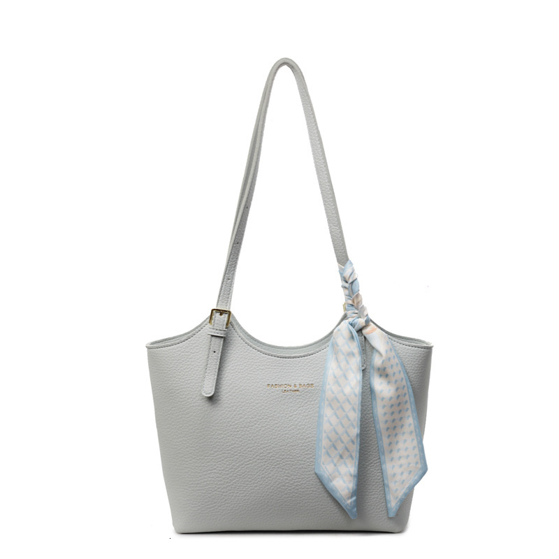 Elegant and stylish large capacity tote for women 2025 new high-end texture commuting shoulder bag under the armpit