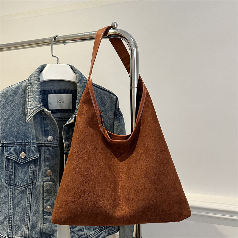 Free Delivery Designer Bag 2025 Autumn/winter Personalized Commuter Shoulder Large Capacity Fashionable Simple Leisure Underarm Tote Bag Luxury Bag