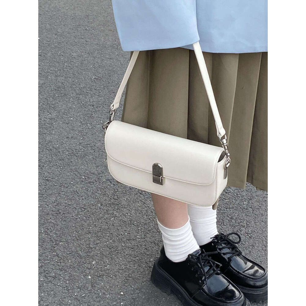 High quality single shoulder crossbody bag for women 2025 new item underarm handheld autumn and winter soft leather black baguette design