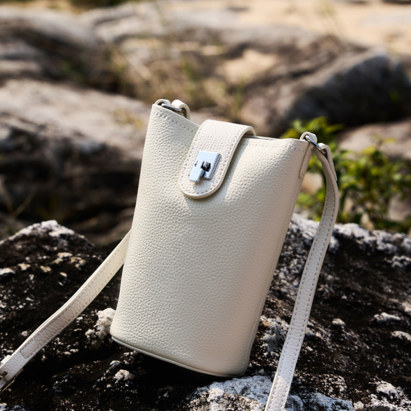 New single shoulder mobile phone bag for women multifunctional new casual designer bucket bag elegant solid color mobile phone bucket bag personalized