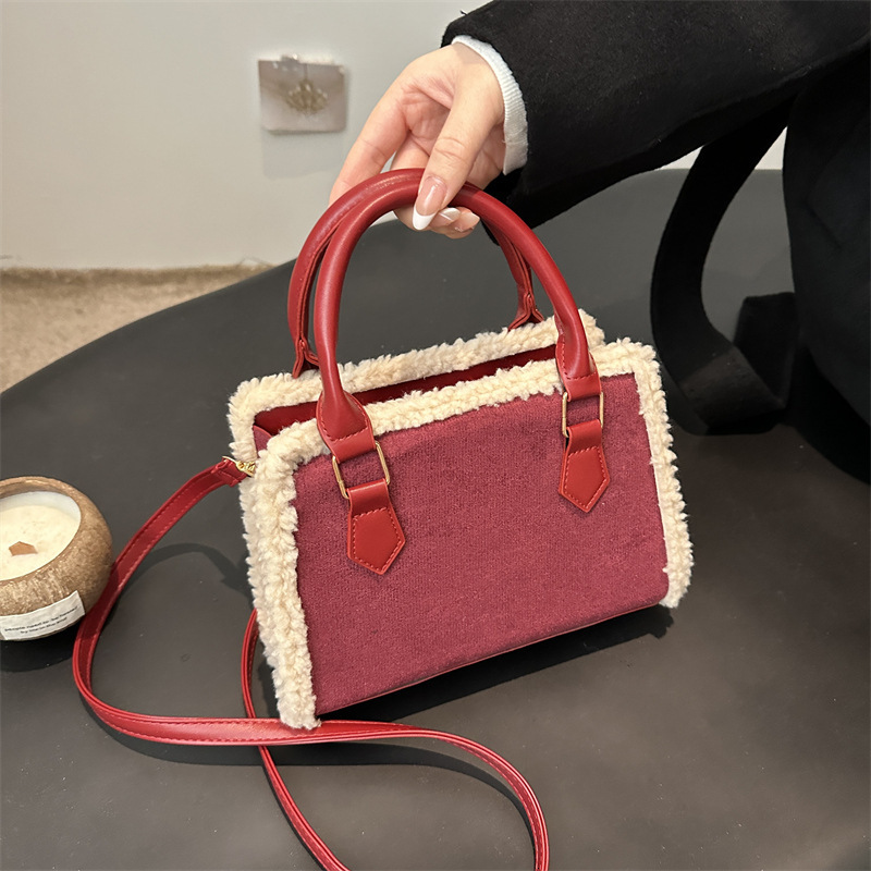 Free Delivery Designer Bag Lamb Wool Large Capacity Trendy And Fashionable Fur Shoulder Student Hand Held Tote 2025 New Women's Luxury Bag