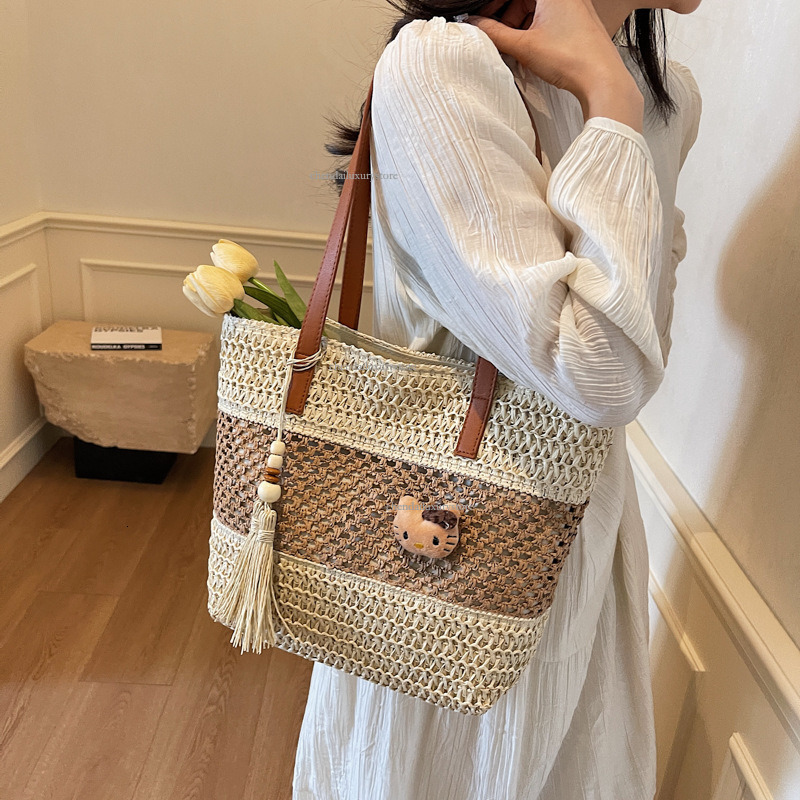 Designer Bag Women's Hollow Shoulder Strap Shoulder Bag Free Shipping New Fashion Woven Leisure Beach Bag Large Capacity Shopping Bag Vegetable B