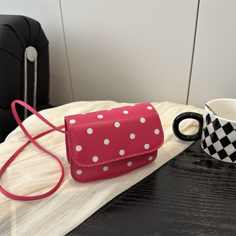 2025 Spring New Fashionable High End Luxury Bag Single Shoulder Niche Handheld Versatile Women's New Free Delivery Designer Bag Wave Point Crossb