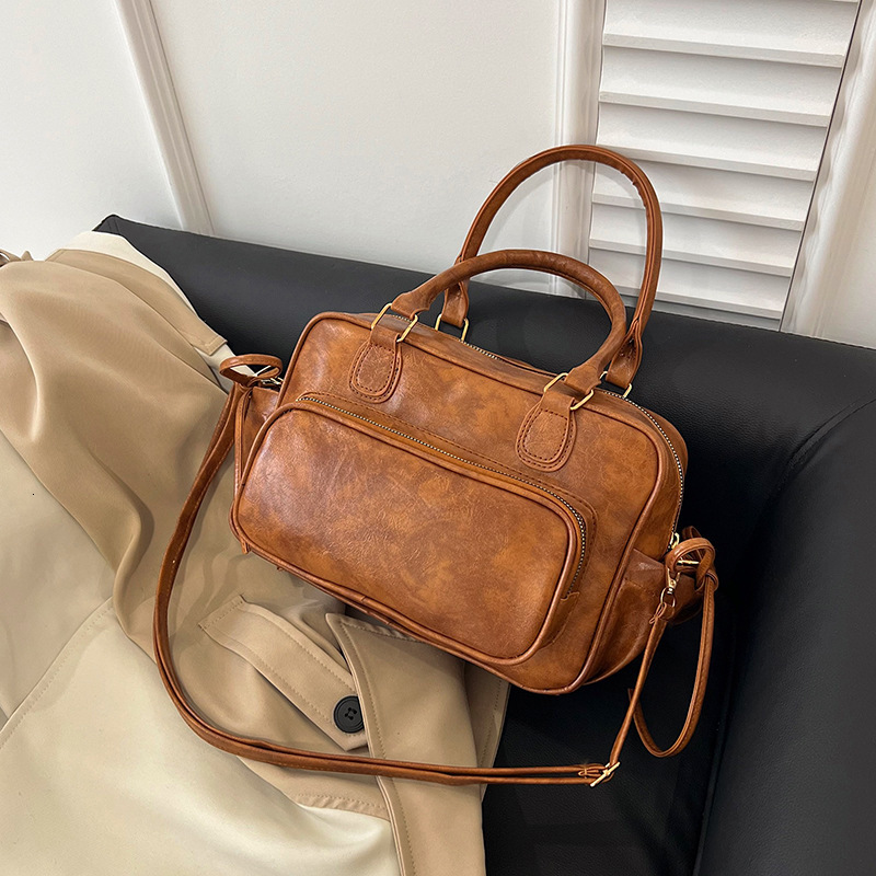 Free Delivery Designer Bag Handheld Fashion Versatile Bowling For Women 2025 Autumn/winter Collection Simple Casual Shoulder Texture Crossbody Bag Tre