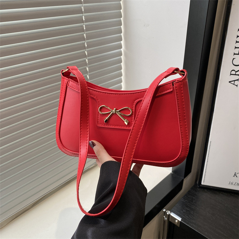 Free Delivery Designer Bag Fashion And Underarm 2025 Korean Edition Personalized Trendy Single Shoulder Texture Western Commuting Crescent Bag For Wom