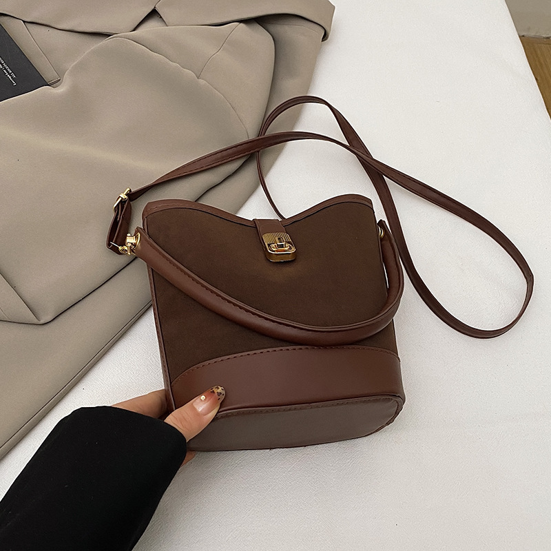 Free Delivery Designer Bag Casual Handheld Small Bag For Women 2025 Fashionable And Versatile Bucket Bag Niche Design Contrasting Color Crossbody Luxu