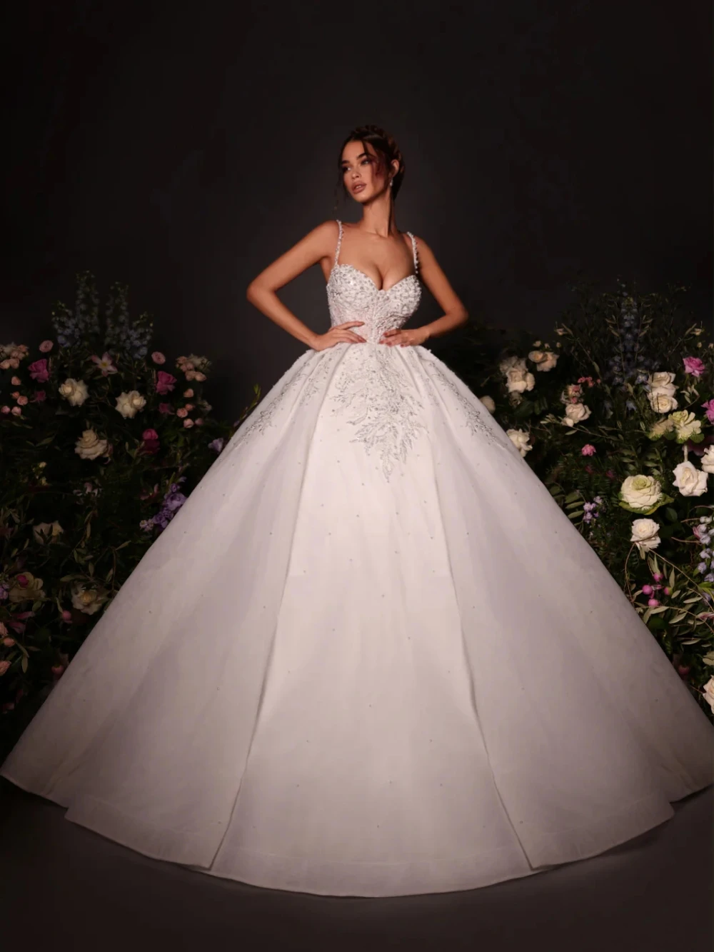 Elegant Wedding Dress For Women Sweetheart Neck Spaghetti Straps Sleeveless Bridal Gown Appliques Pearls Sweep Train Dresses Custom Made vestidos de n
