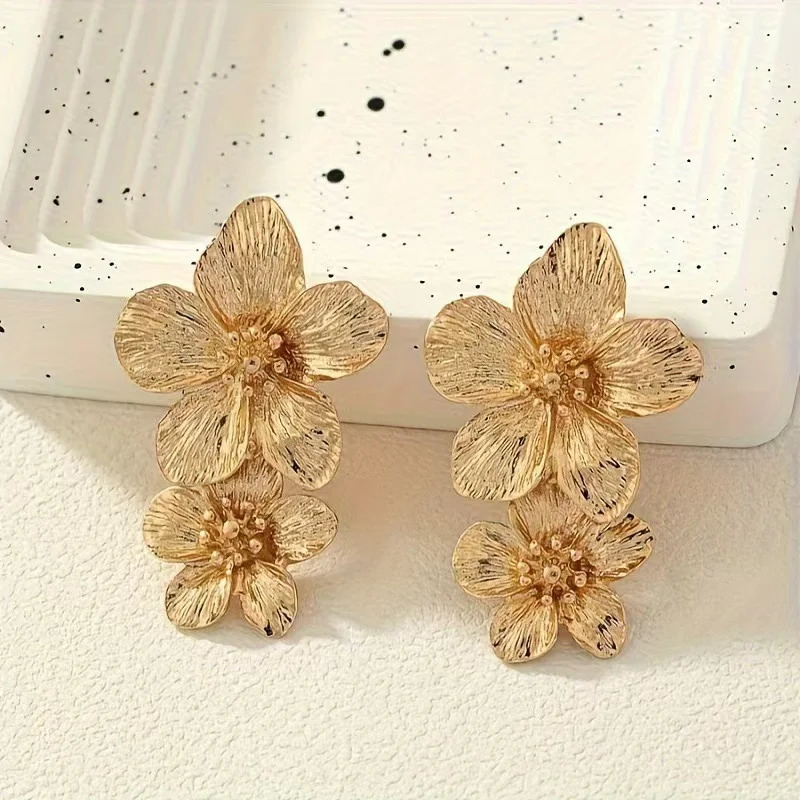 Versatile Exaggerated Retro Elegant And Textured Double-layered Long Flower A Niche Earring For Women 250515