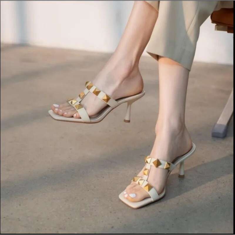 2024Indoor On Word Open Toe Off White Rivet Slides Outside Shoes For Women Sandals Slippers Job With Free Shipping