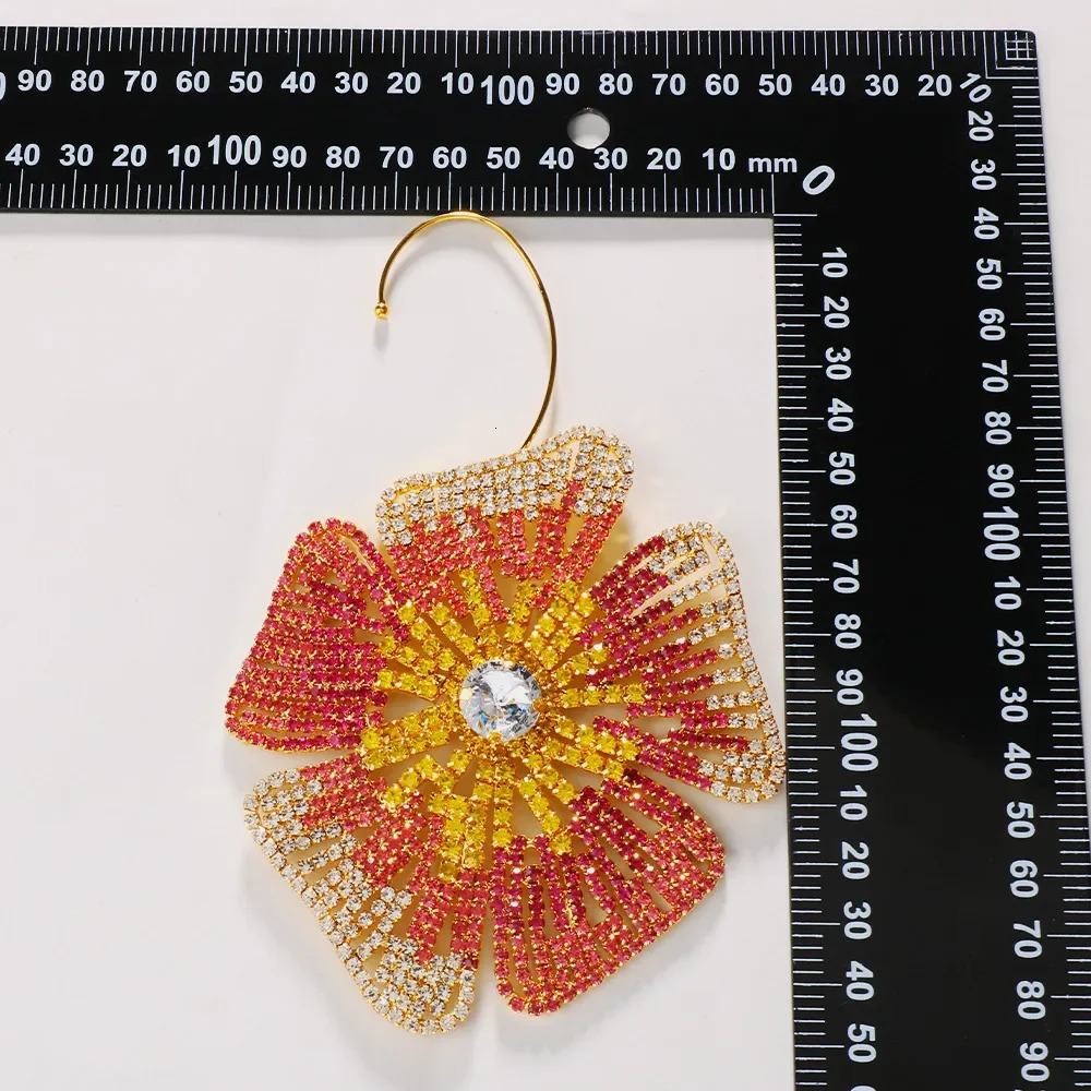 Exquisite Big Flower Earrings Dangle for Women Exaggerated Rhinestone Earrings Drop Wedding Jewelry Performance Show 250515