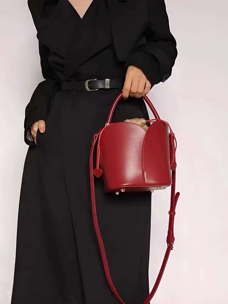 Large Capacity Fashion Women's Handbag Textured Leather Veet Bucket Lady Purse Shoulder Messenger Female Casual Bag