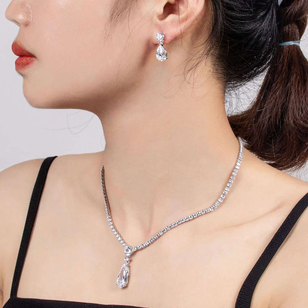 Fashionable Red Water Droplets Bride Micro Set Zircon Women's Light Design Vintage Elegant And Simple Collarbone Chain