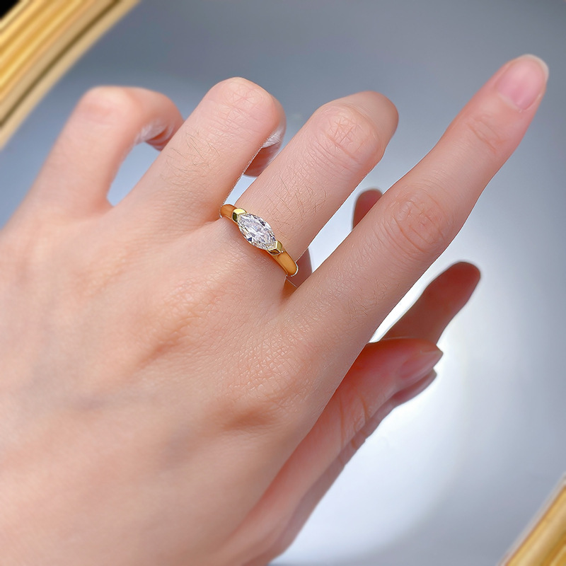 2025 Ins Top Sell Wedding Rings Luxury Jewelry Genuine 100% 925 Sterling Silver Marquise Cut Lab Moissanite Diamond Gemstones Party 18K Gold Women Rin