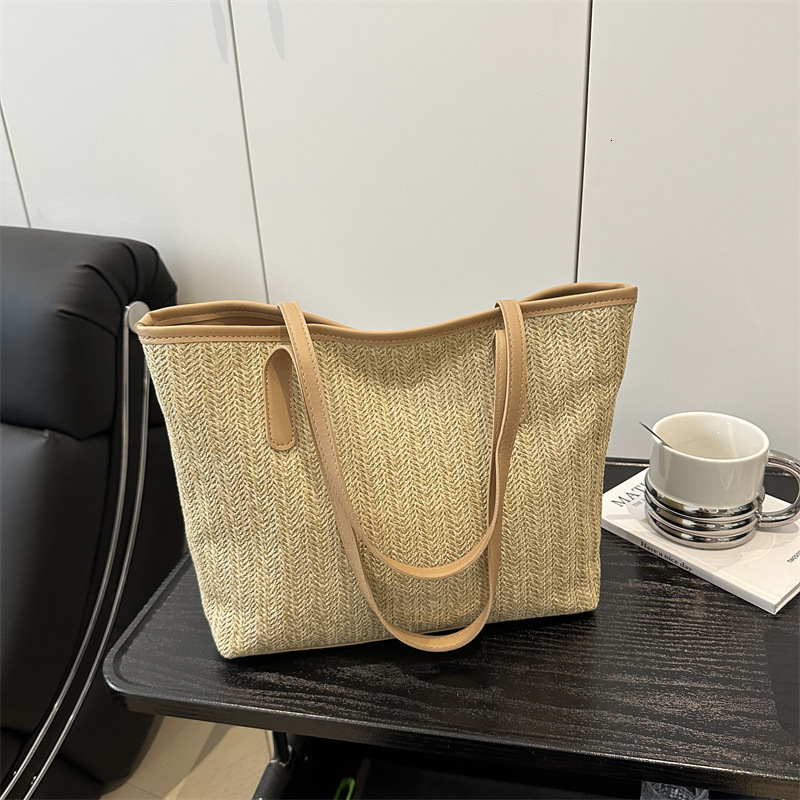 New Free Delivery Designer Bag Straw Luxury Bag Woven Large Capacity Fashionable Spliced Handbag 2025 Spring/summer Texture Women's Single Should