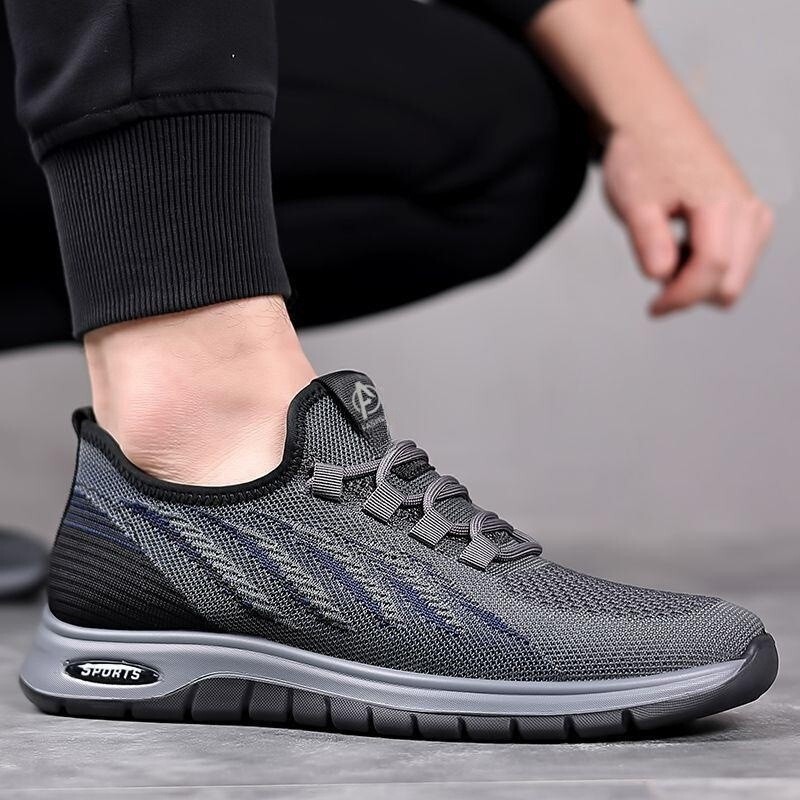Men's new flying woven middle-aged and elderly simple casual shoes, soft sole anti slip, versatile lazy shoes for one foot