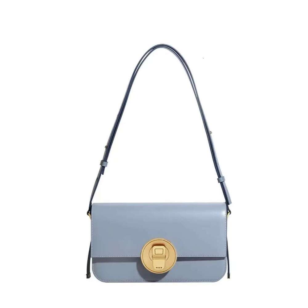 2025 new leather women's original baguette niche high-grade sense light one-shoulder tofu small square bag