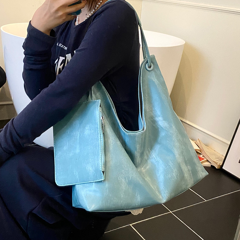 2025 Summer New Korean Trendy High Quality Texture Commuter Underarm for Women, Fashion Versatile, and Niche Design Shoulder Bag