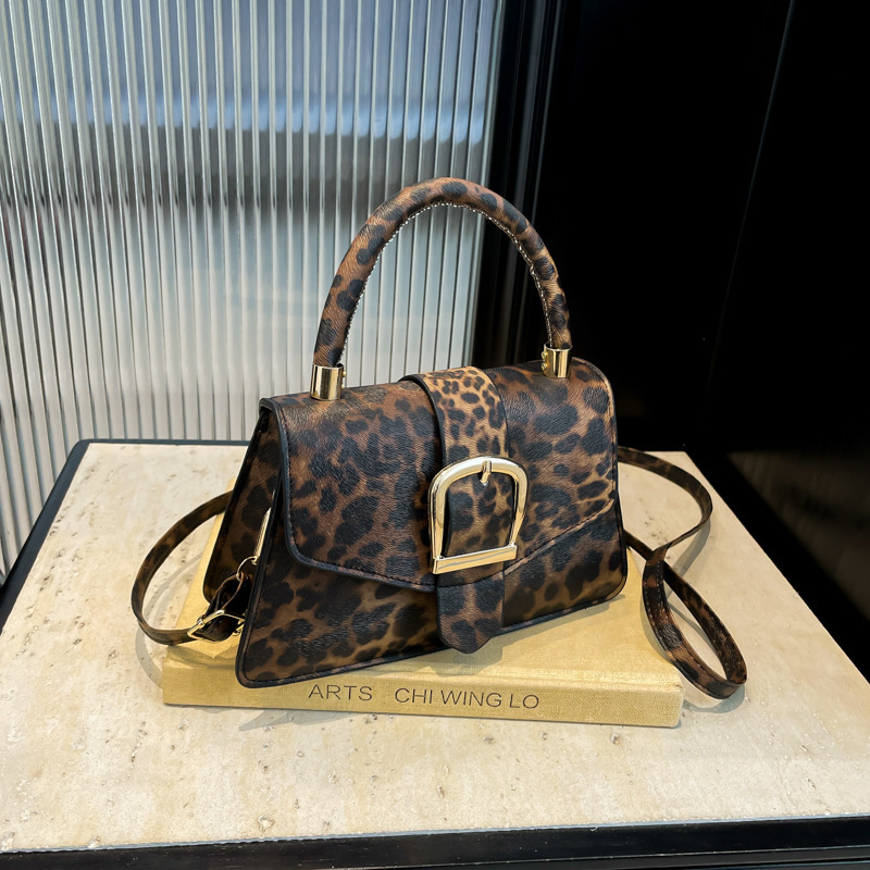 Free Delivery Designer Bag Leopard Print 2025 New Trend Fashionable Small Square Versatile Niche Design Crossbody For Winter Women Luxury Bag