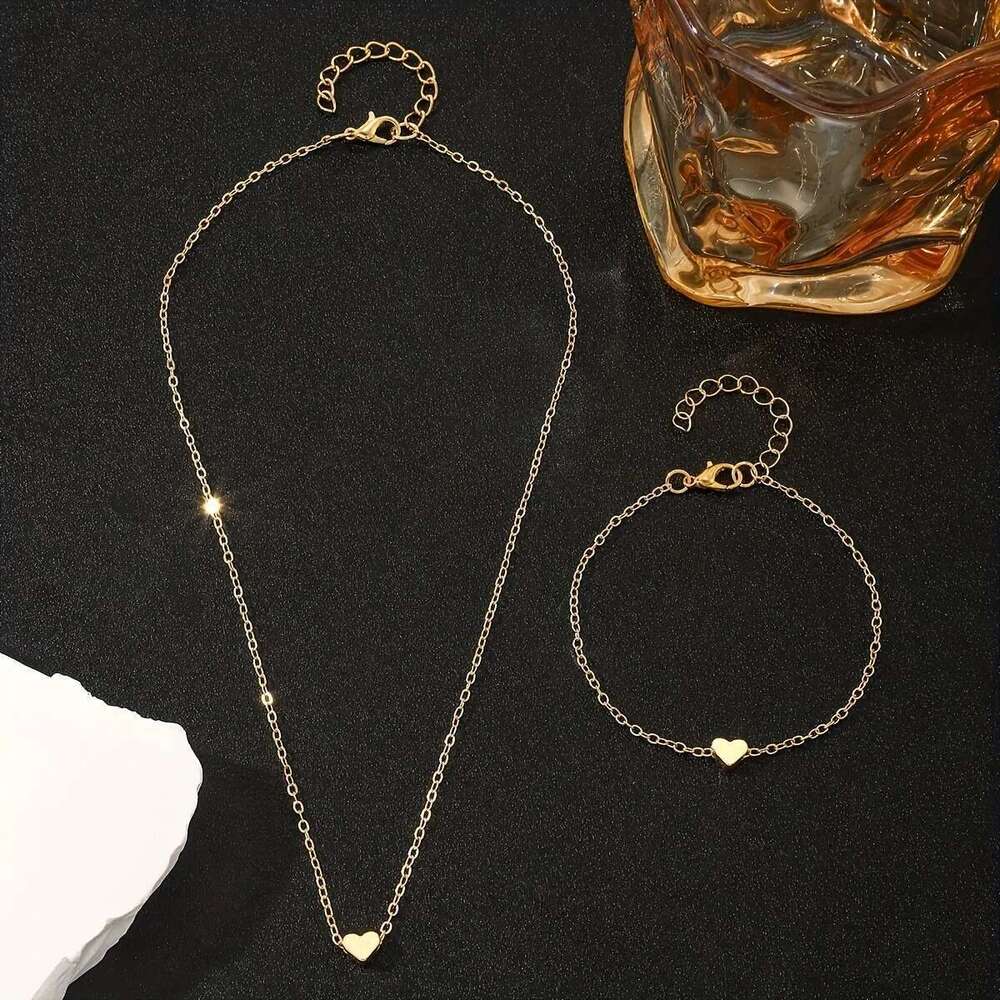 Korean Heart-Shaped Pendant Choker Fashion Statement Fine Metal Chain Clavicle Necklace Women's Trend Aesthetic Neck Jewelry Set