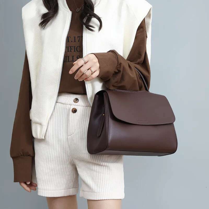 Fashionable New Women's Cowhide Crossbody Bag, High-End Multifunctional Handbag, Popular Large Capacity Leather Handbag
